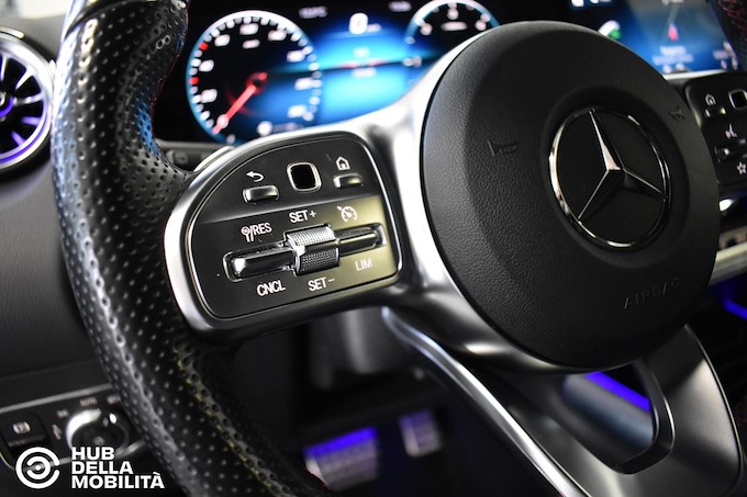 MERCEDES-BENZ GLA 200 d Automatic 4Matic Premium